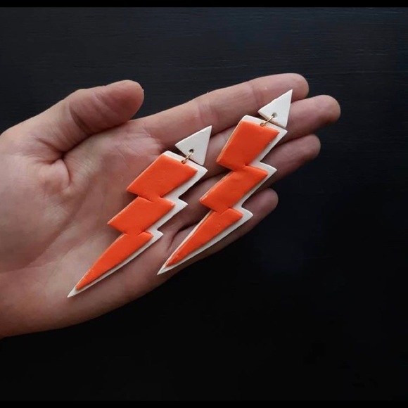 4 Pairs of Clay Earrings - Picture 8 of 9